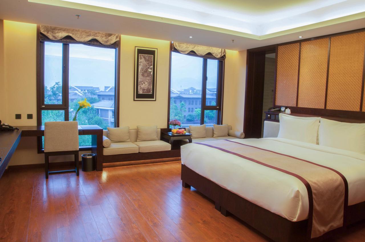 Cloud Luo Ping Hotel Luoping Buitenkant foto