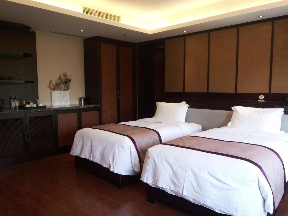 Cloud Luo Ping Hotel Luoping Buitenkant foto